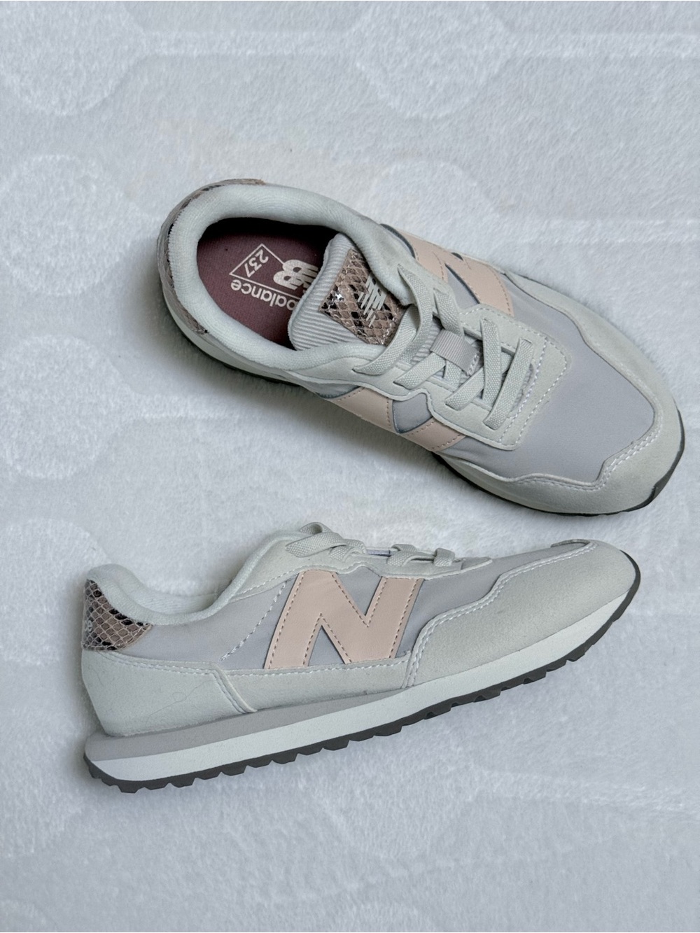 New Balance 237 Girls Size 2 Turtledove Vintage Rose Retro Sneakers PH237ATR